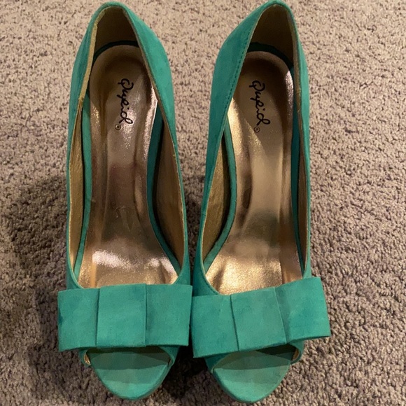 Assorted Heels - Picture 3 of 5